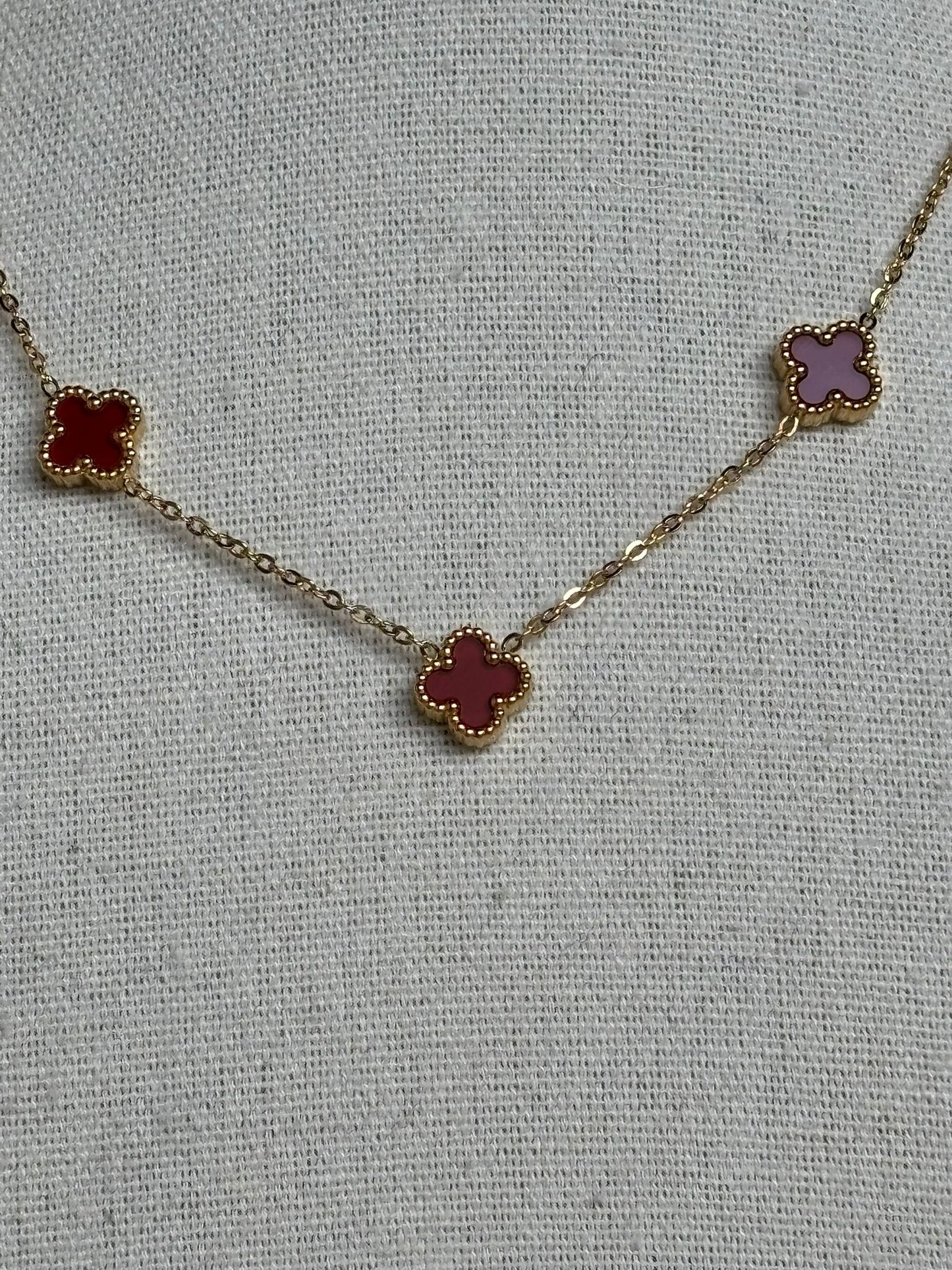 Collier TRÈFLE ROUGE