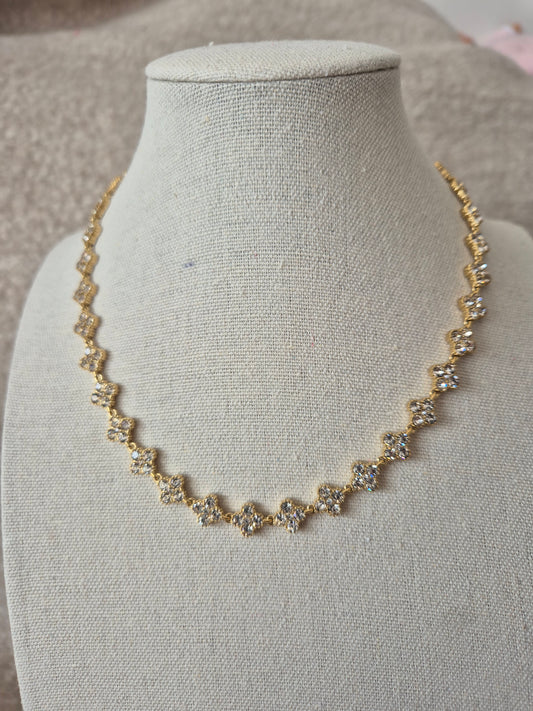 Collier EKLA